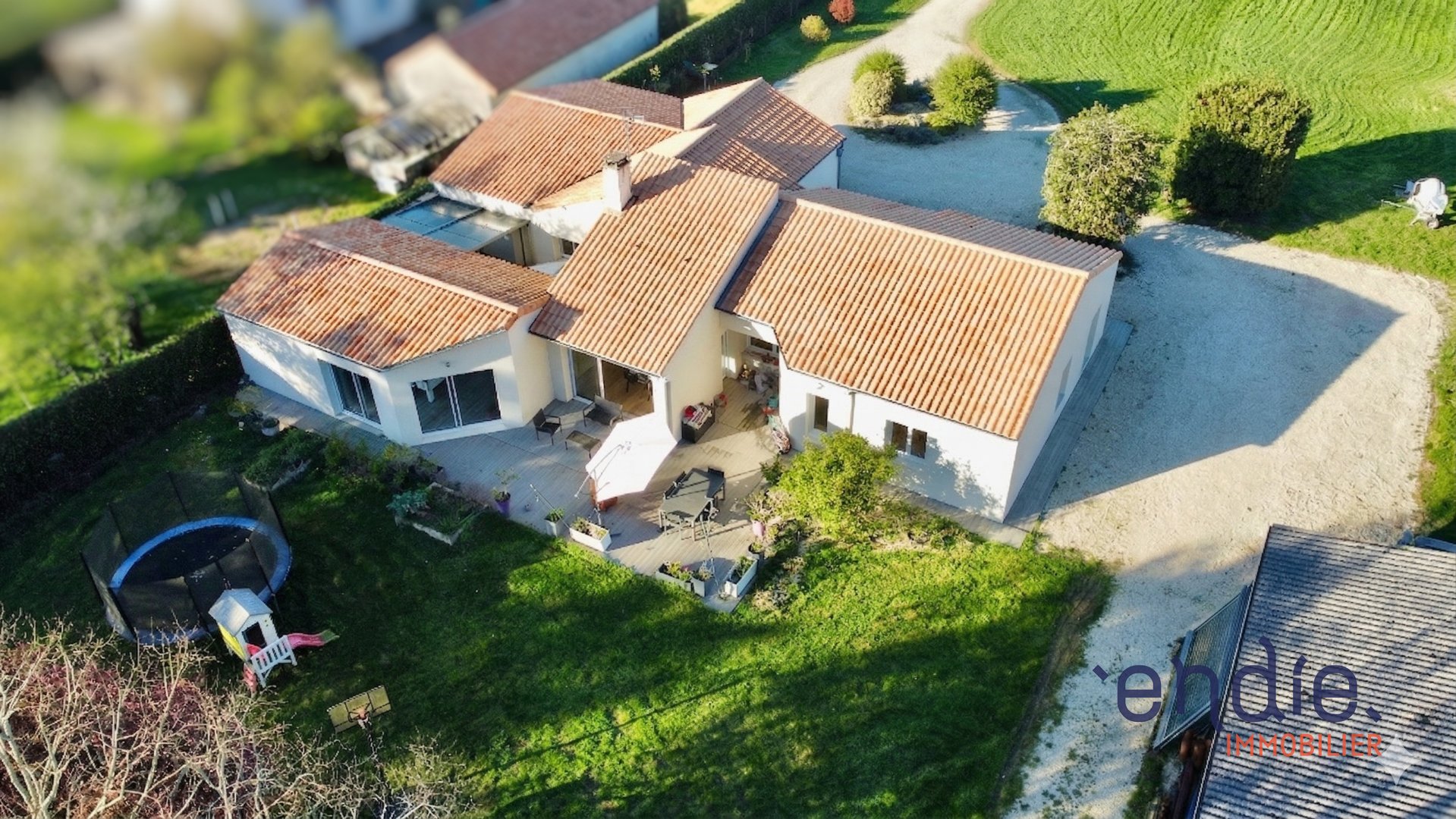 Maison 154m² — Quinçay