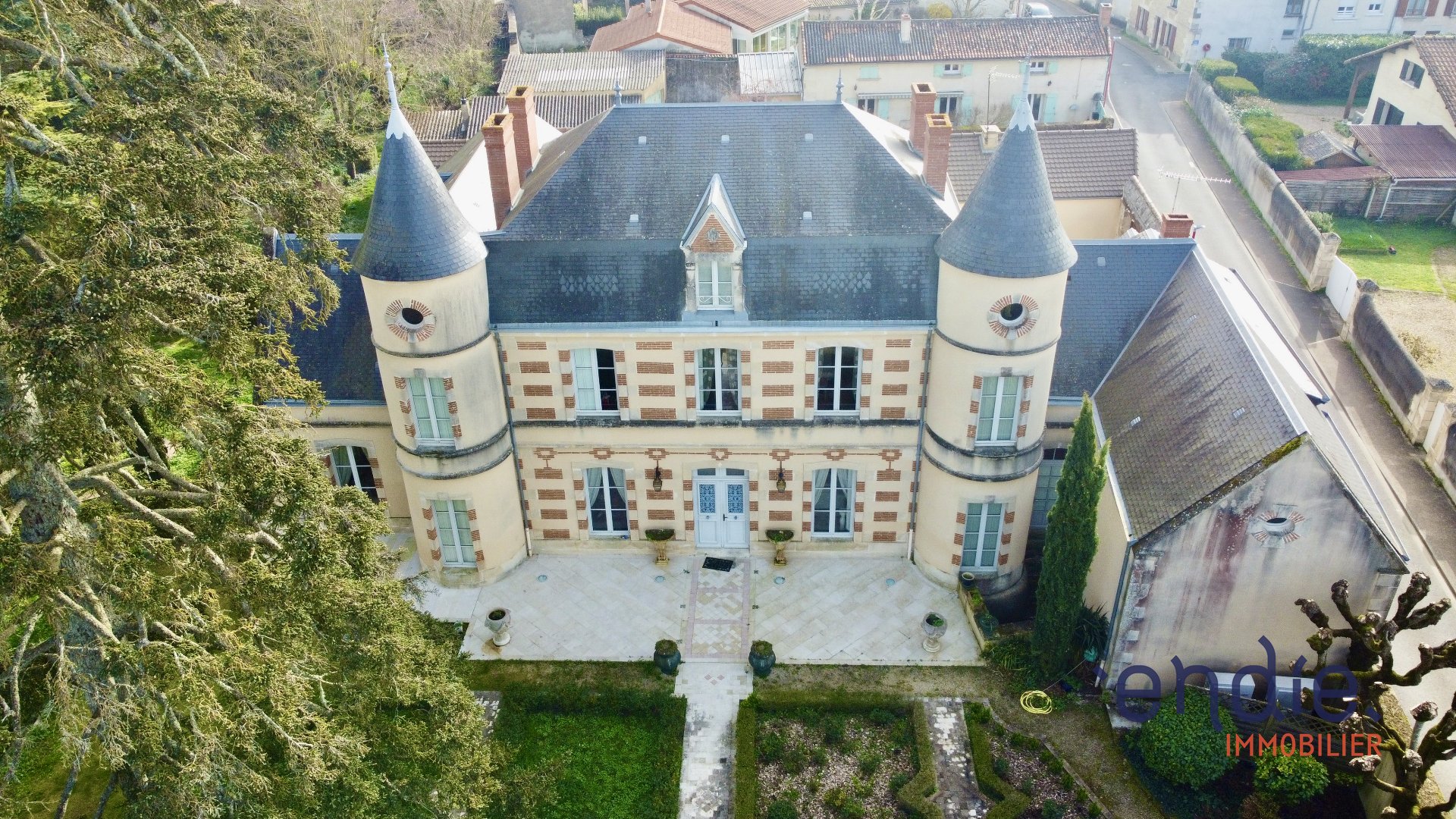 Maison 521m² — Saint-Georges-lès-Baillargeaux