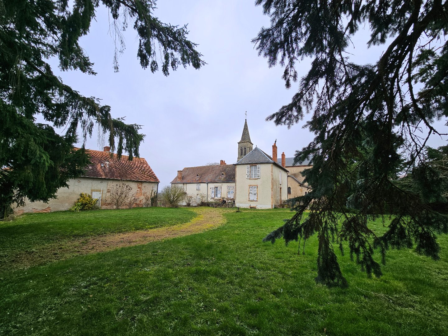 Maison 255m² — Saint-Caprais