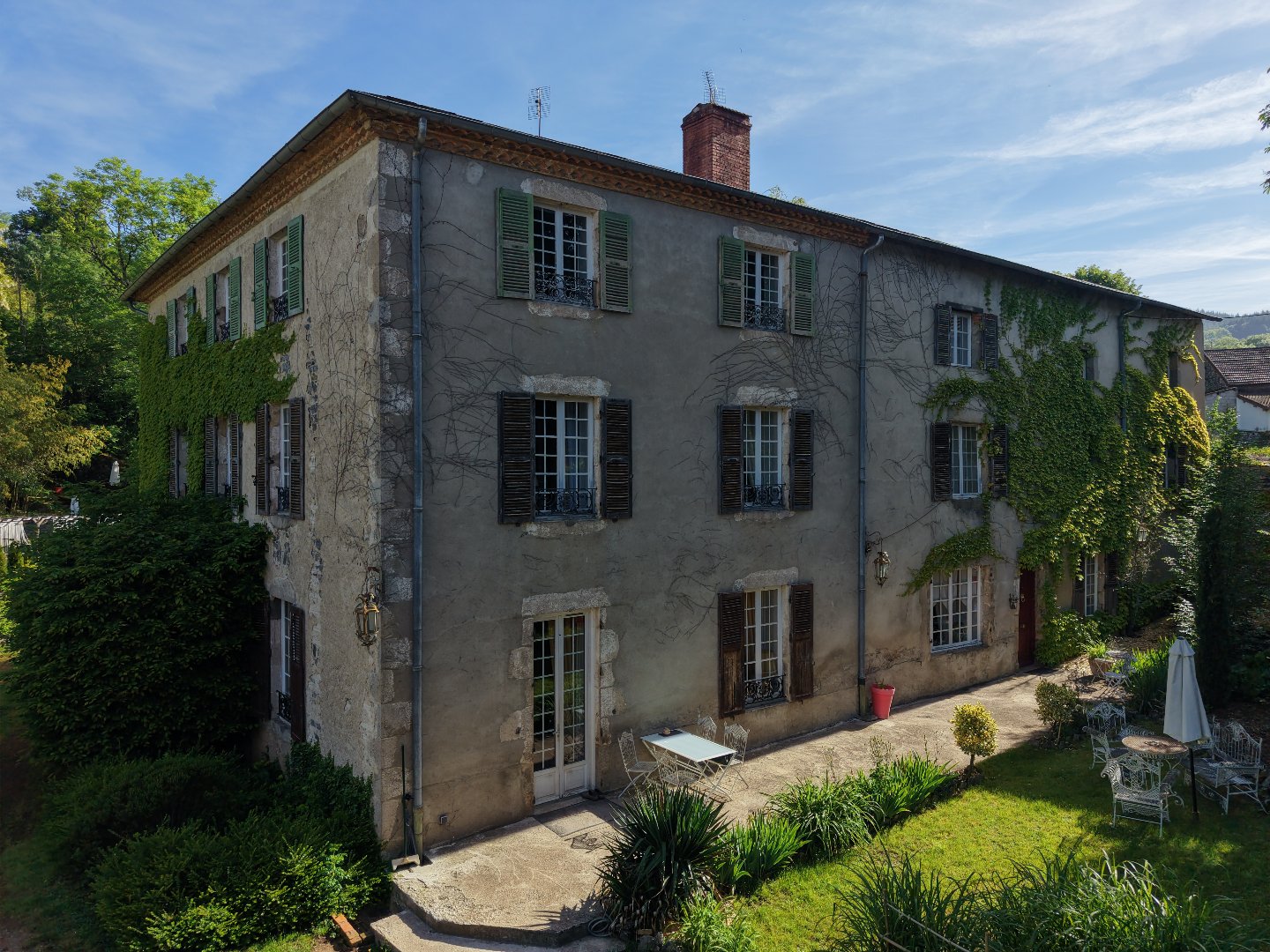 Maison 538m² — Ferrières-sur-Sichon