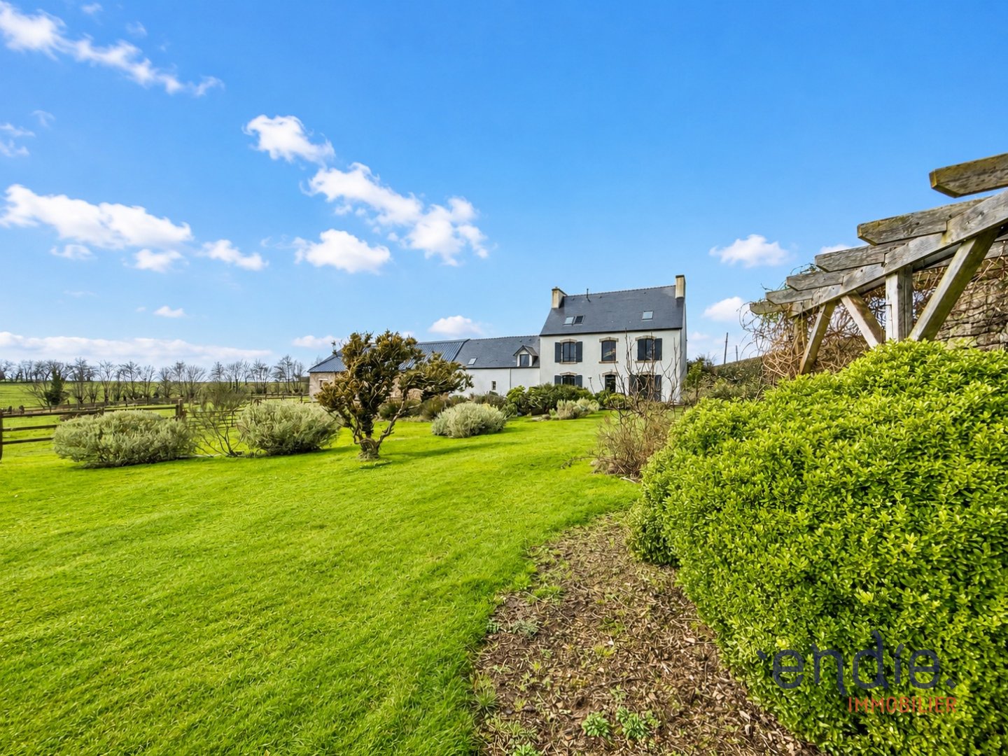 Maison 195m² — Plonévez-Porzay