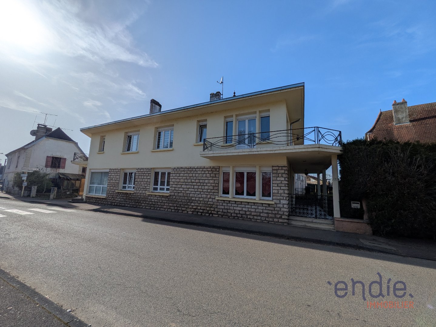 Maison 355m² — Fresne-Saint-Mamès