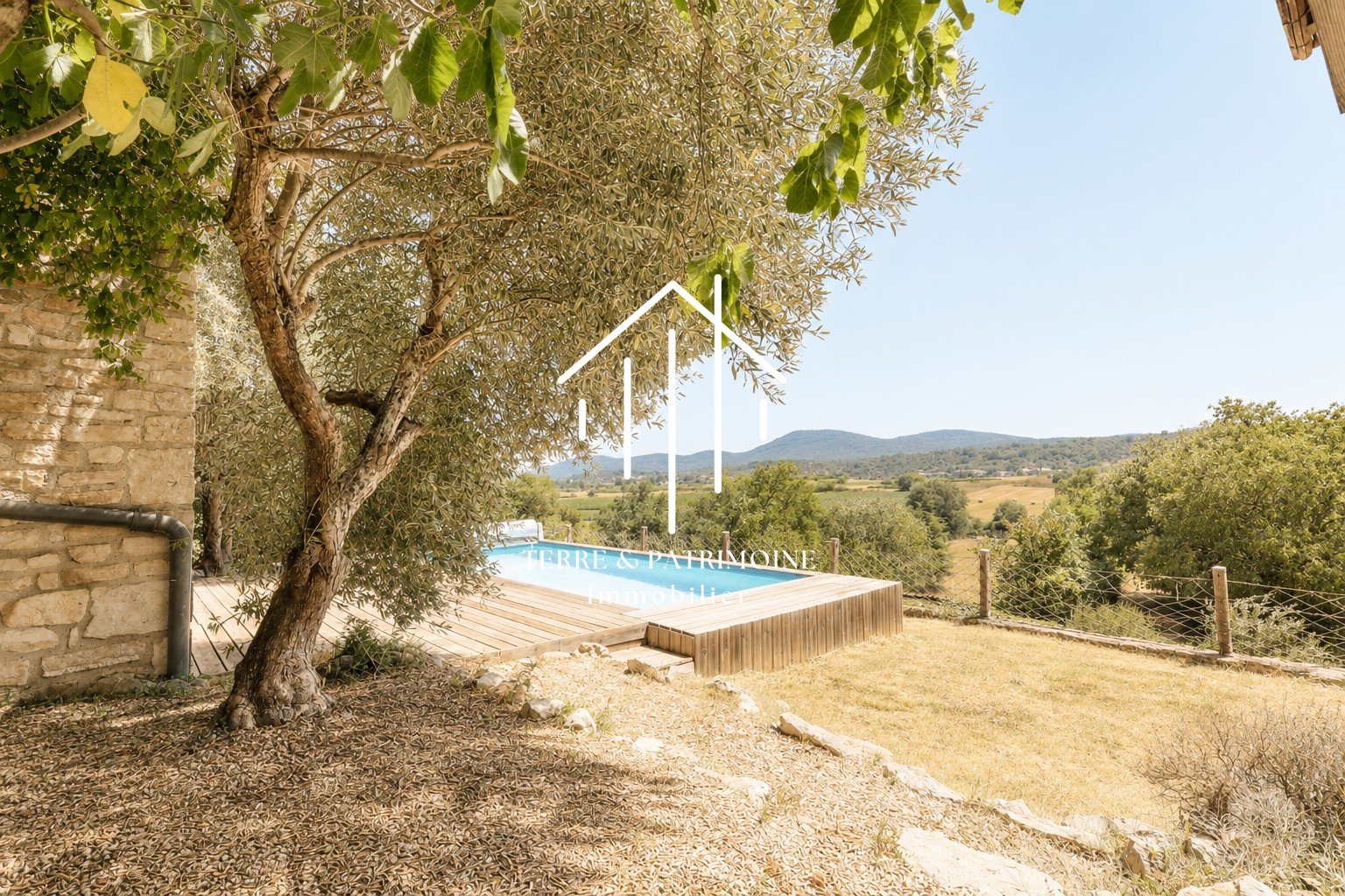 Maison 208m² — Barjac