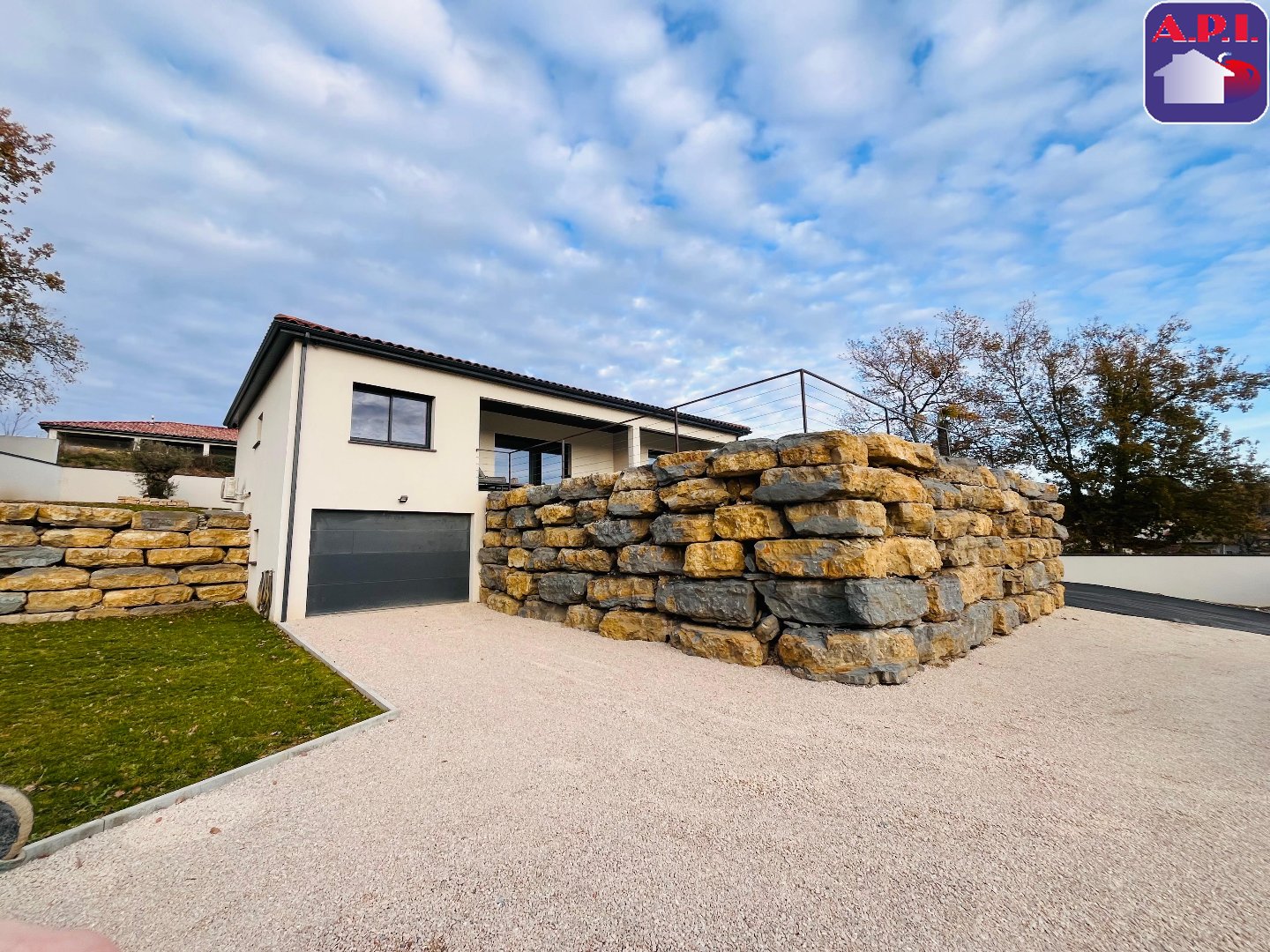 Agence immobilière de ARIEGE PYRENEES IMMOBILIER (API)