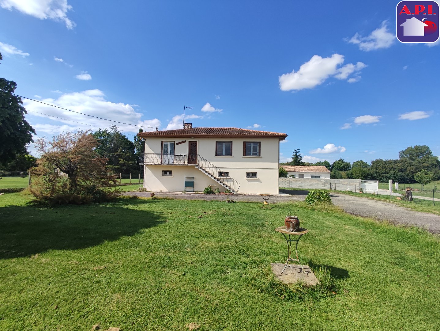 Agence immobilière de ARIEGE PYRENEES IMMOBILIER (API)