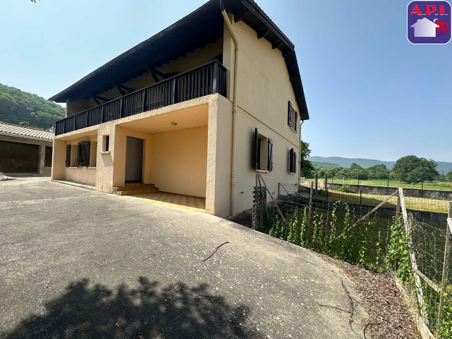 Agence immobilière de ARIEGE PYRENEES IMMOBILIER (API)