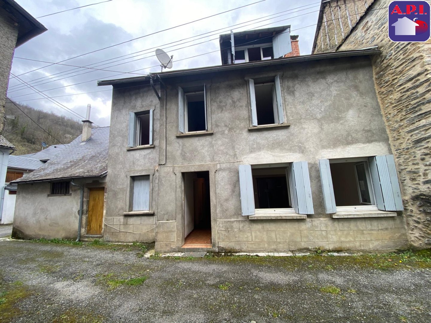 Agence immobilière de ARIEGE PYRENEES IMMOBILIER (API)