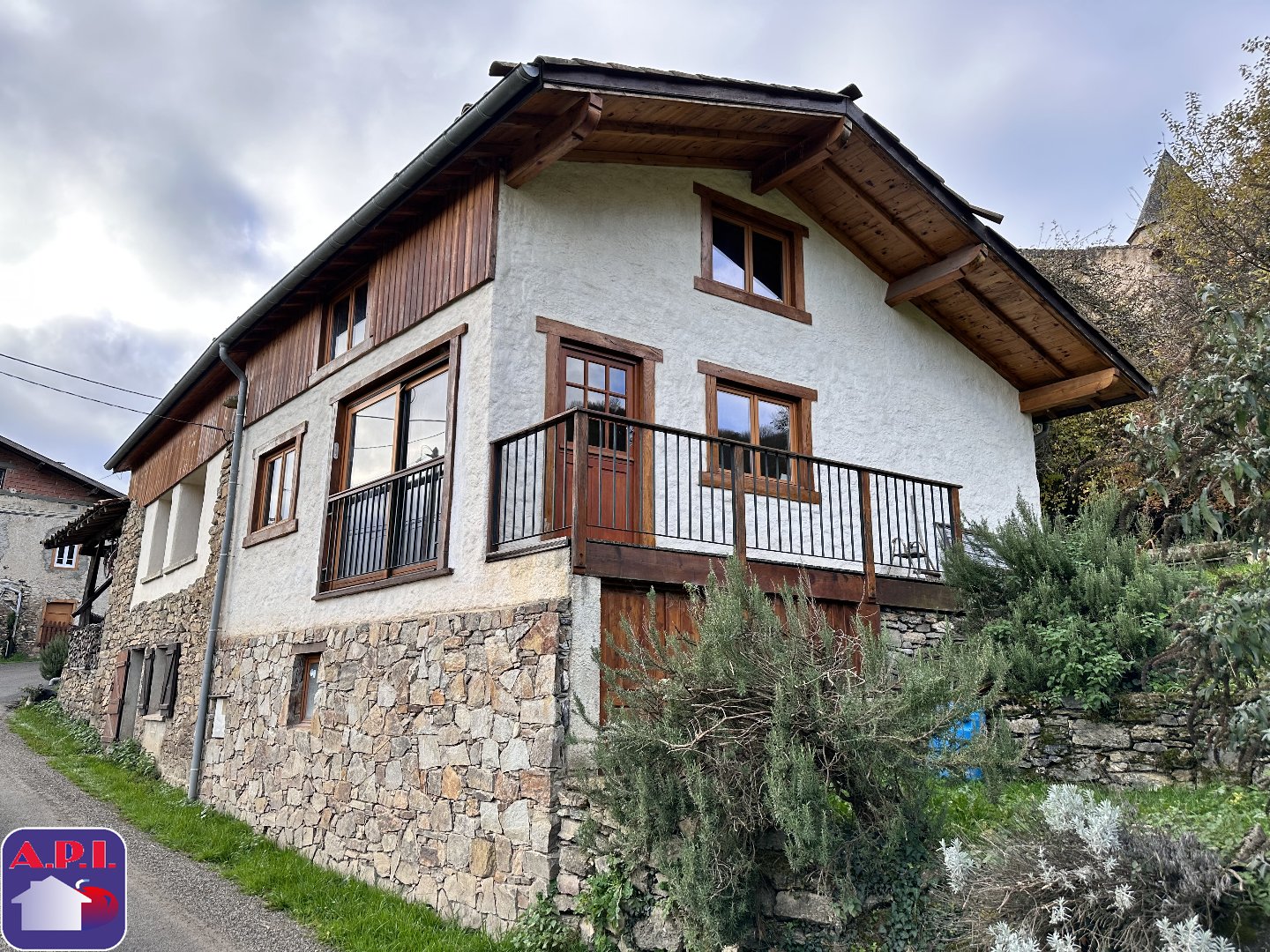 Agence immobilière de ARIEGE PYRENEES IMMOBILIER (API)