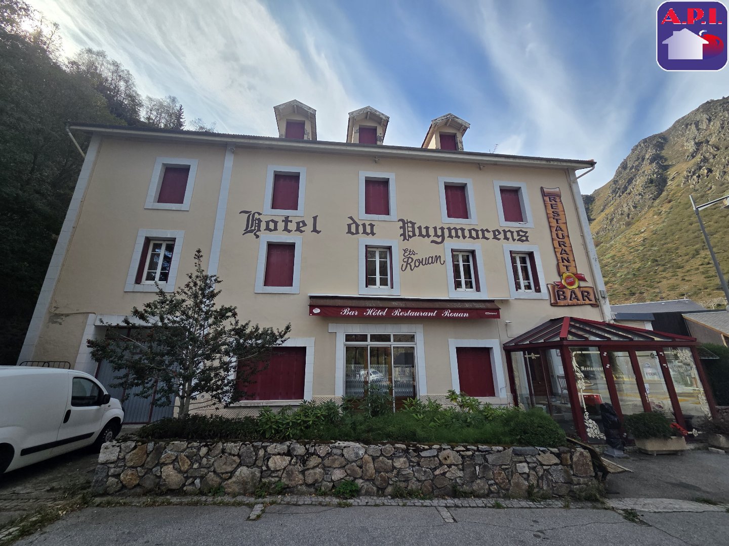 Agence immobilière de ARIEGE PYRENEES IMMOBILIER (API)