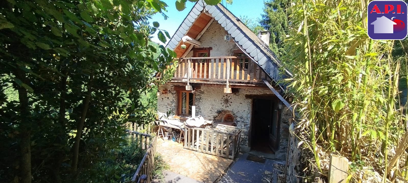 Agence immobilière de ARIEGE PYRENEES IMMOBILIER (API)