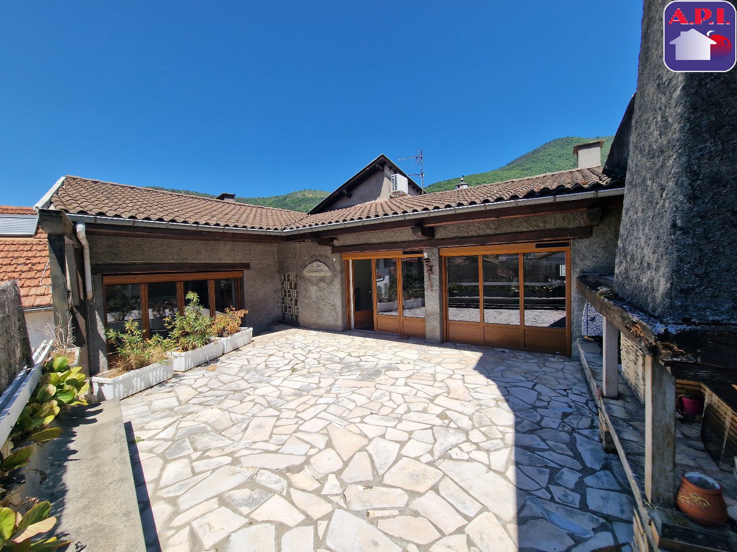 Agence immobilière de ARIEGE PYRENEES IMMOBILIER (API)