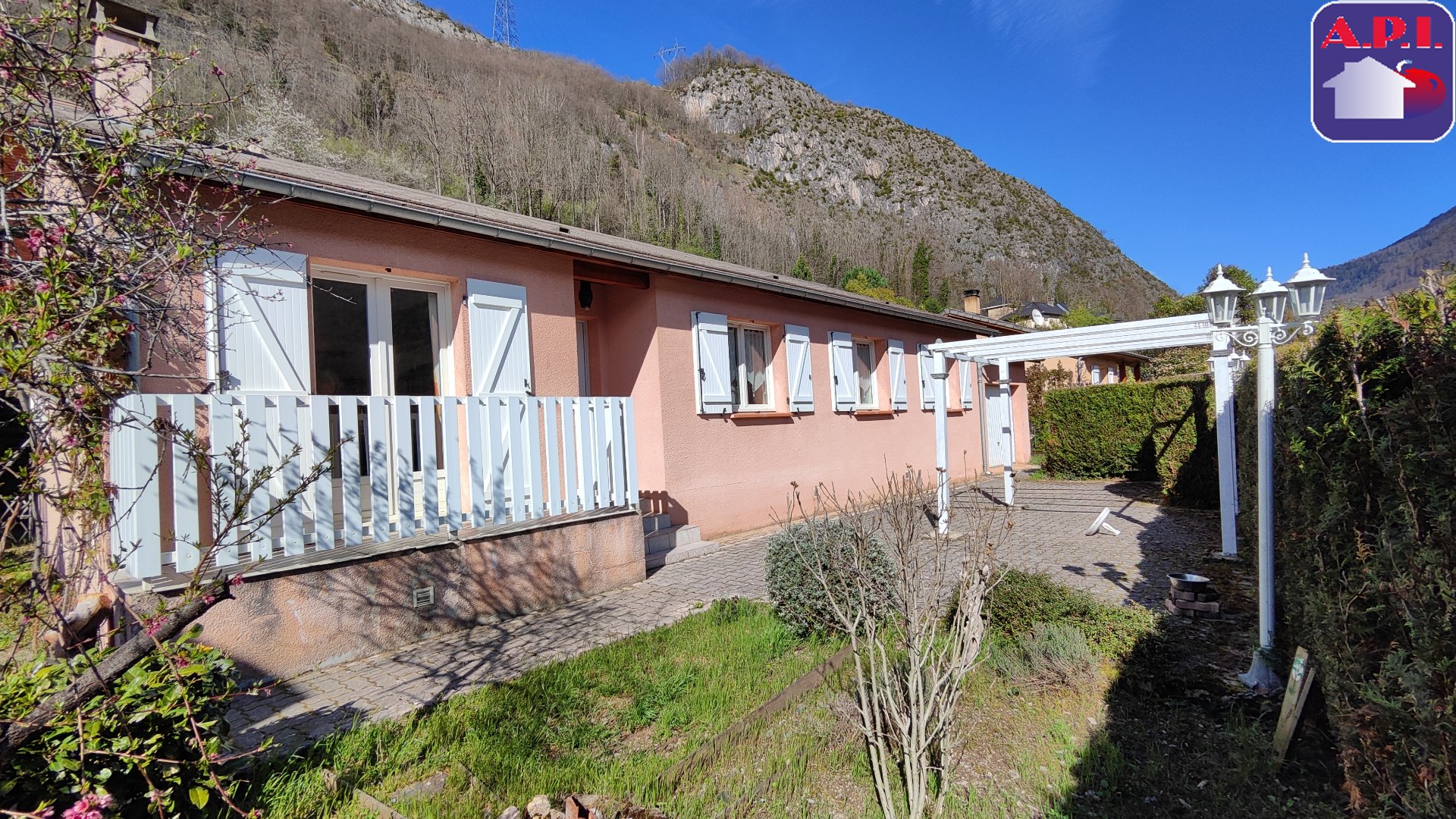 Agence immobilière de ARIEGE PYRENEES IMMOBILIER (API)