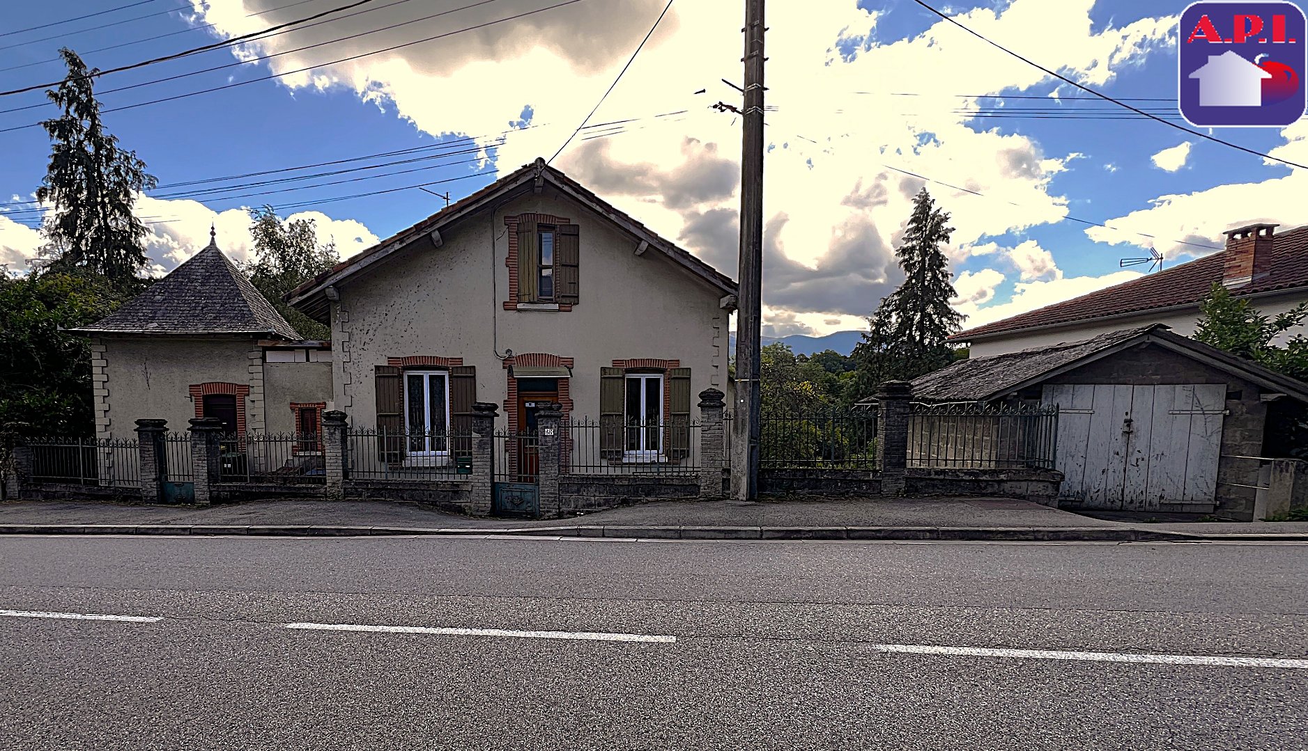 Agence immobilière de ARIEGE PYRENEES IMMOBILIER (API)