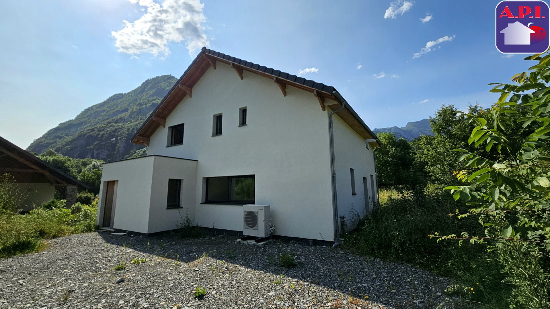Agence immobilière de ARIEGE PYRENEES IMMOBILIER (API)
