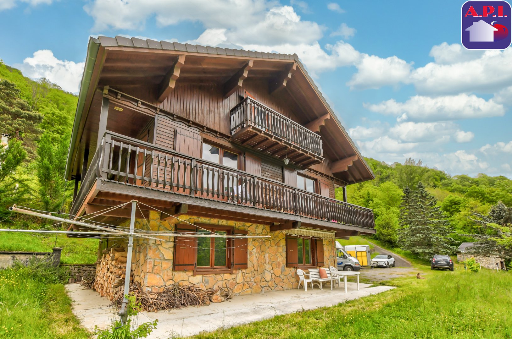 Agence immobilière de ARIEGE PYRENEES IMMOBILIER (API)