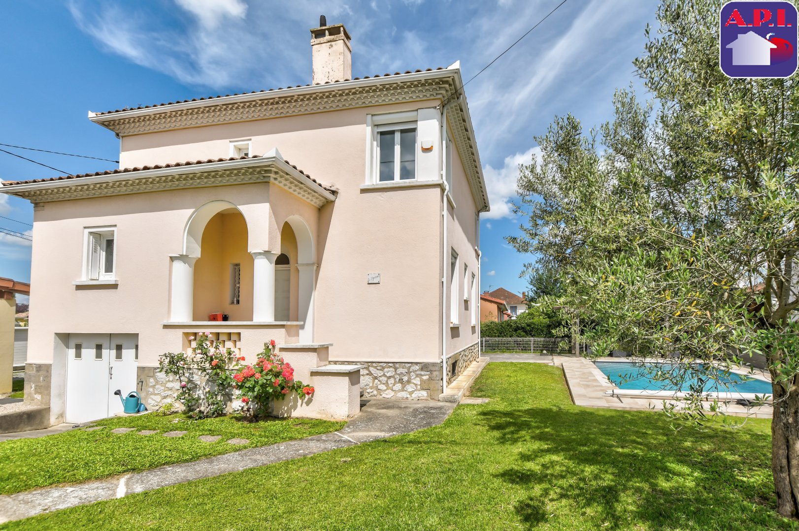 Agence immobilière de ARIEGE PYRENEES IMMOBILIER (API)
