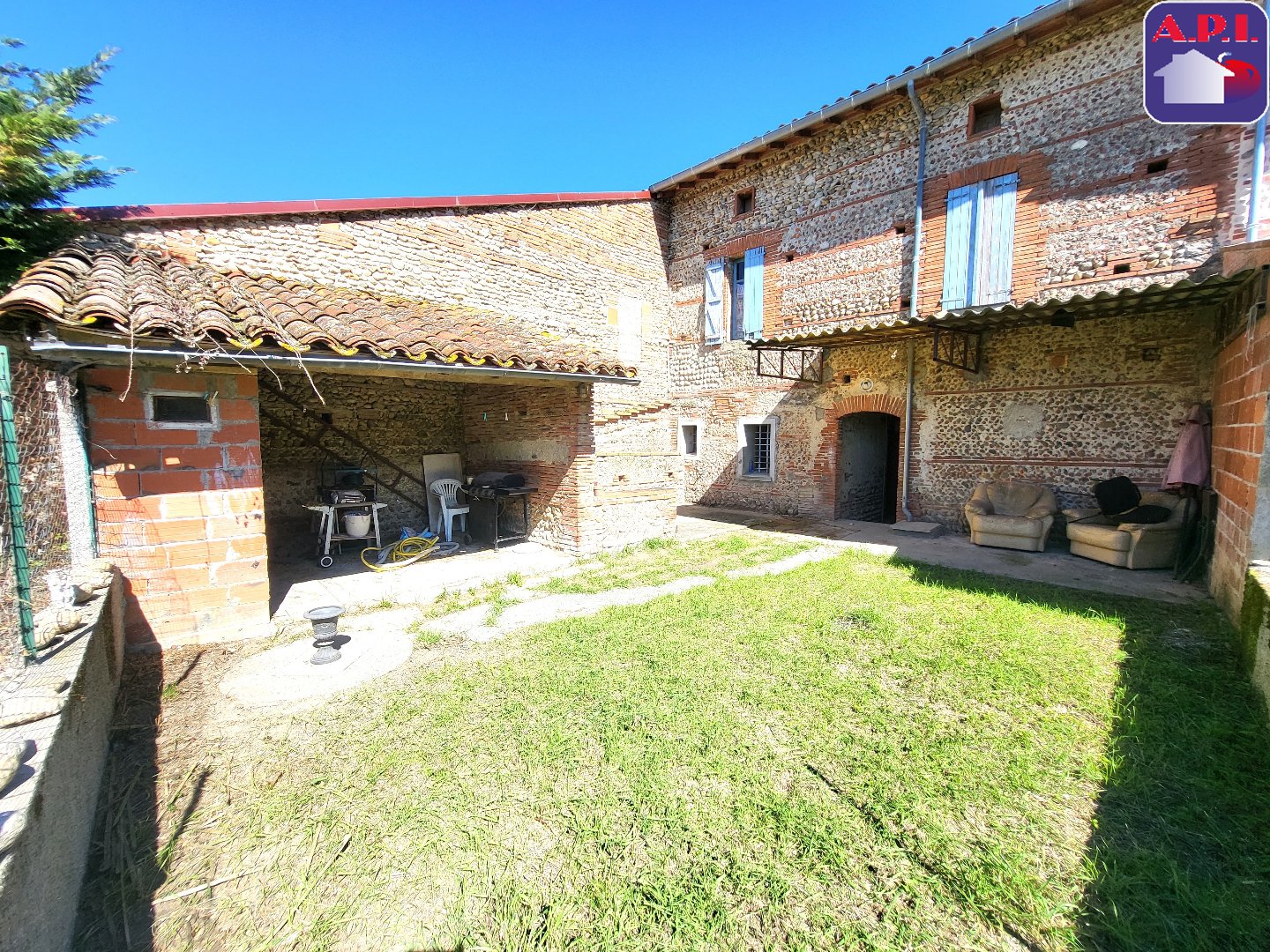 Agence immobilière de ARIEGE PYRENEES IMMOBILIER (API)
