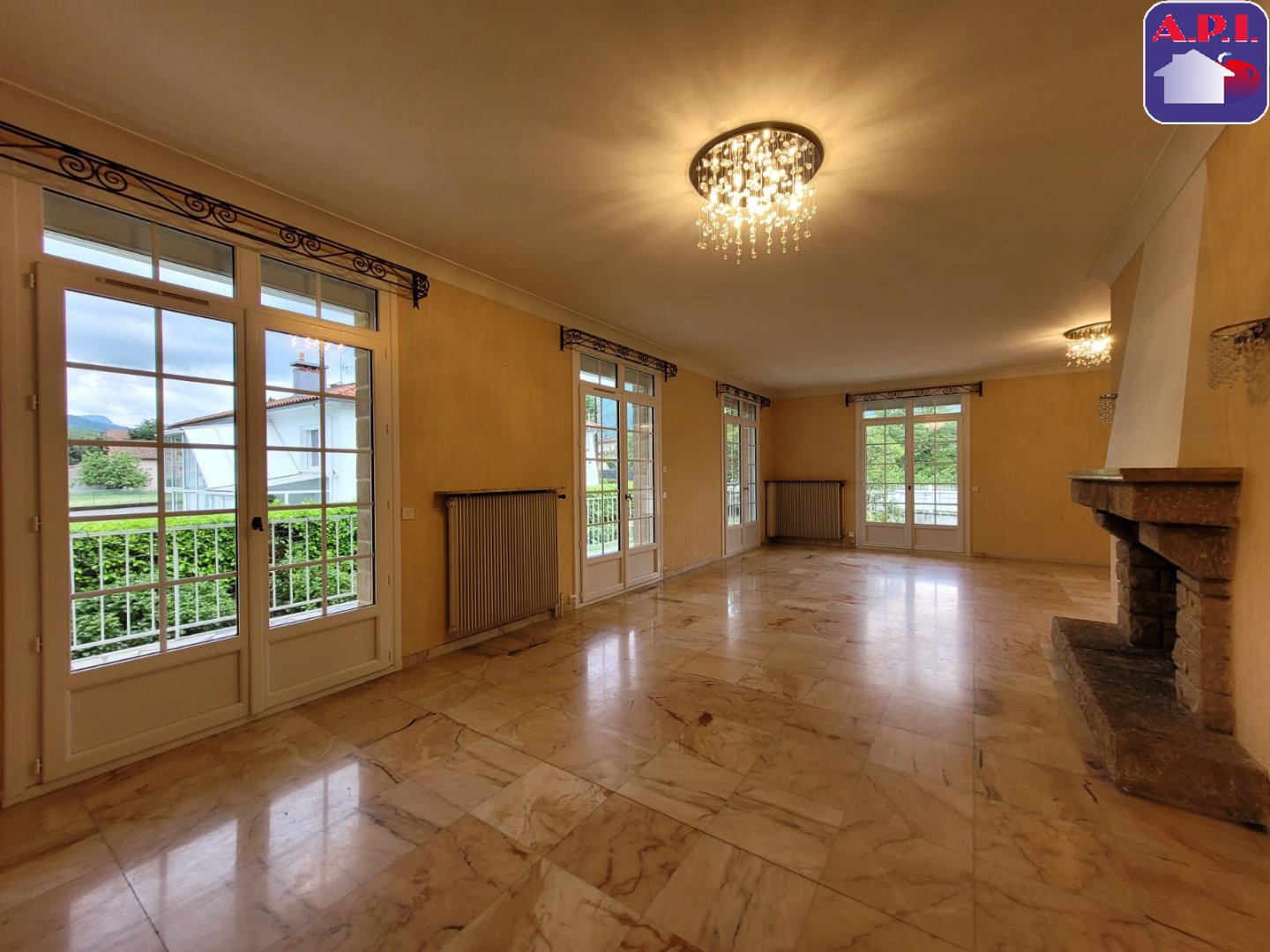Agence immobilière de ARIEGE PYRENEES IMMOBILIER (API)