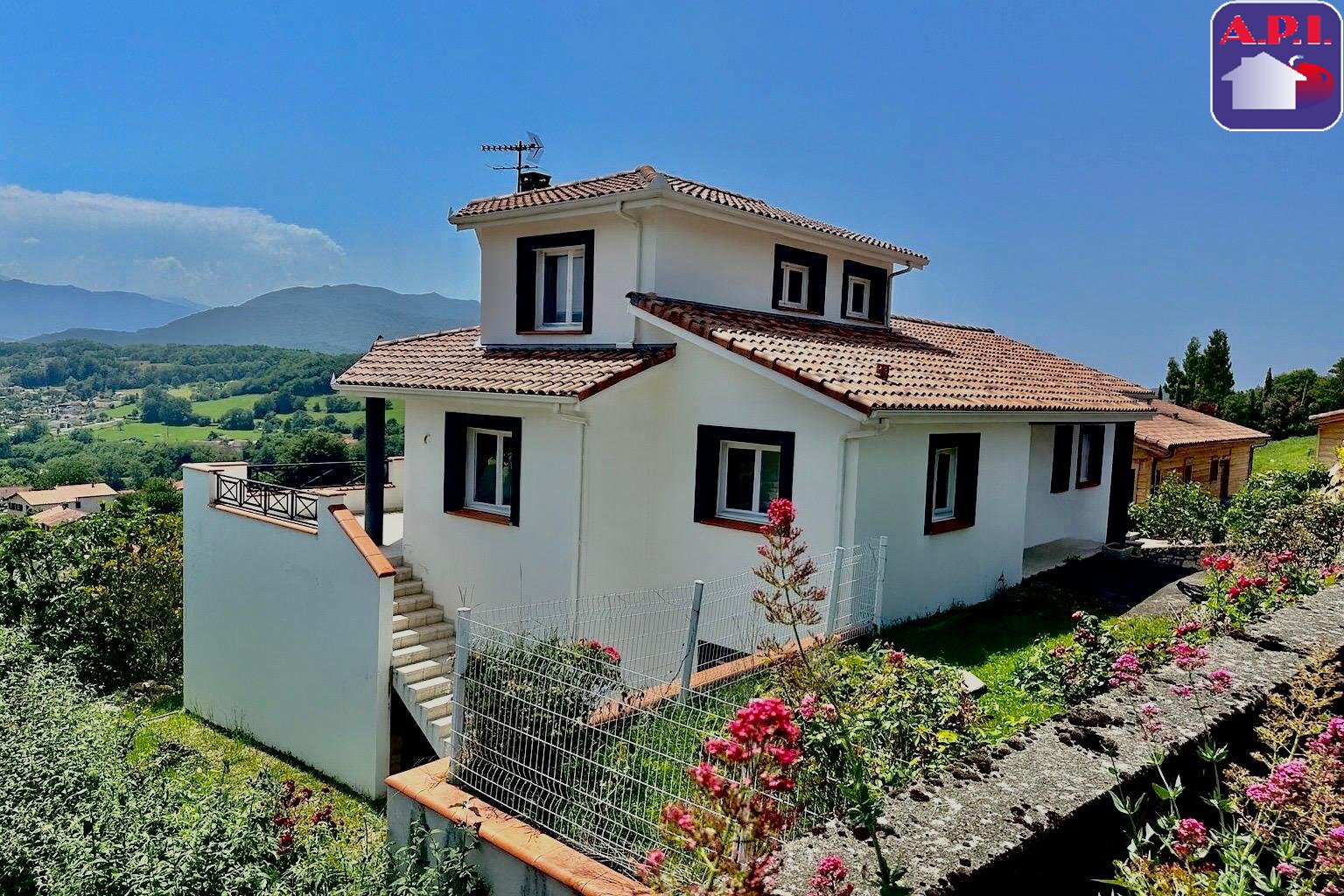Agence immobilière de ARIEGE PYRENEES IMMOBILIER (API)
