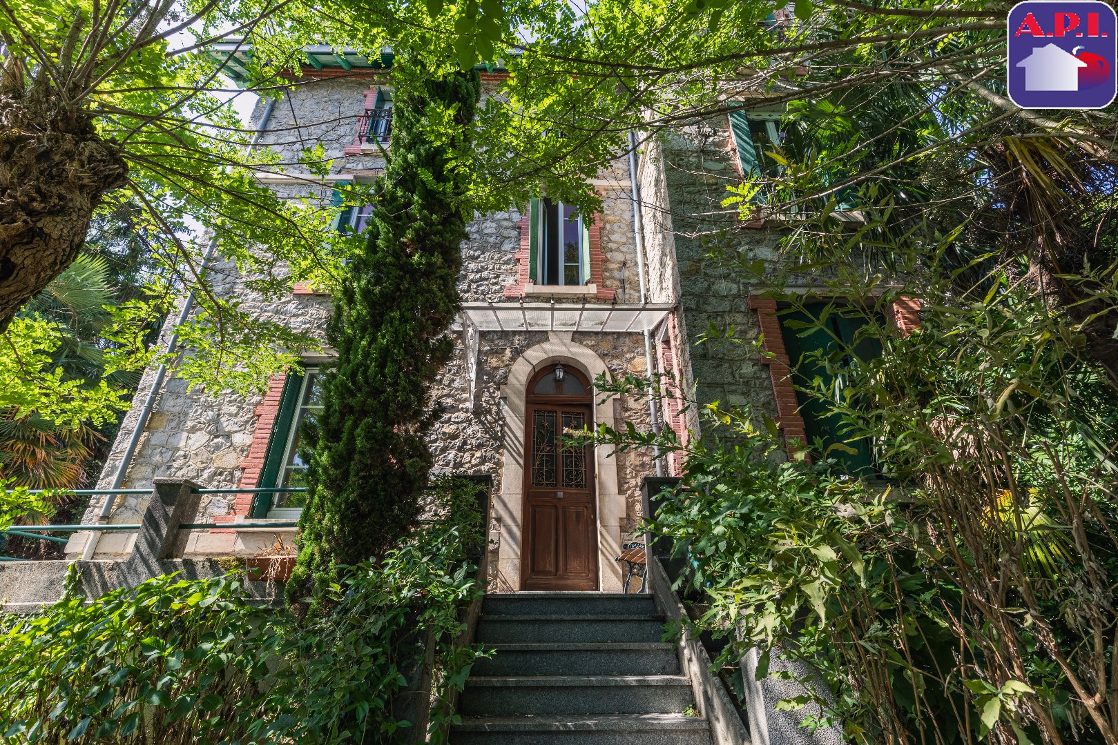 Agence immobilière de ARIEGE PYRENEES IMMOBILIER (API)