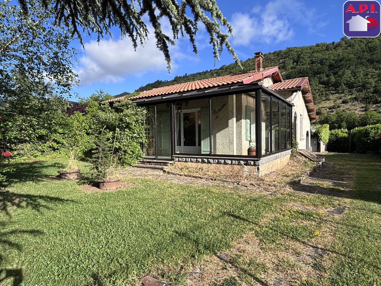 Agence immobilière de ARIEGE PYRENEES IMMOBILIER (API)