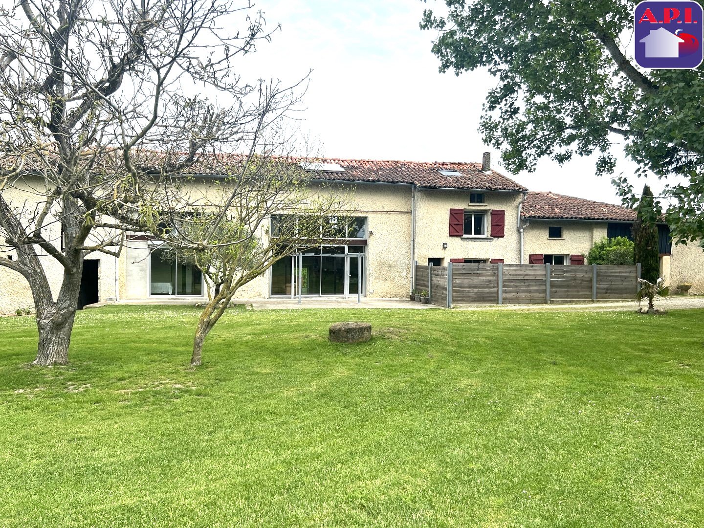 Agence immobilière de ARIEGE PYRENEES IMMOBILIER (API)