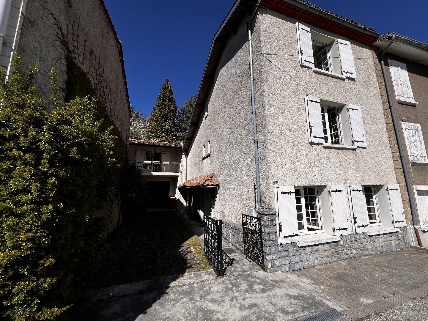 Agence immobilière de ARIEGE PYRENEES IMMOBILIER (API)