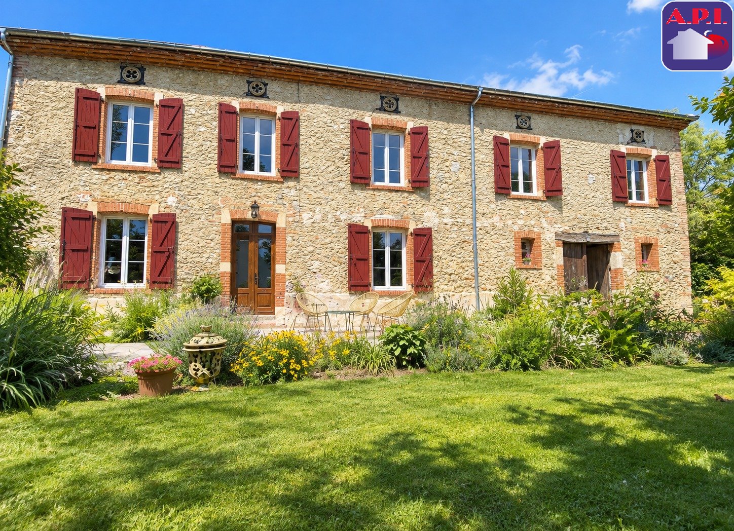 Agence immobilière de ARIEGE PYRENEES IMMOBILIER (API)