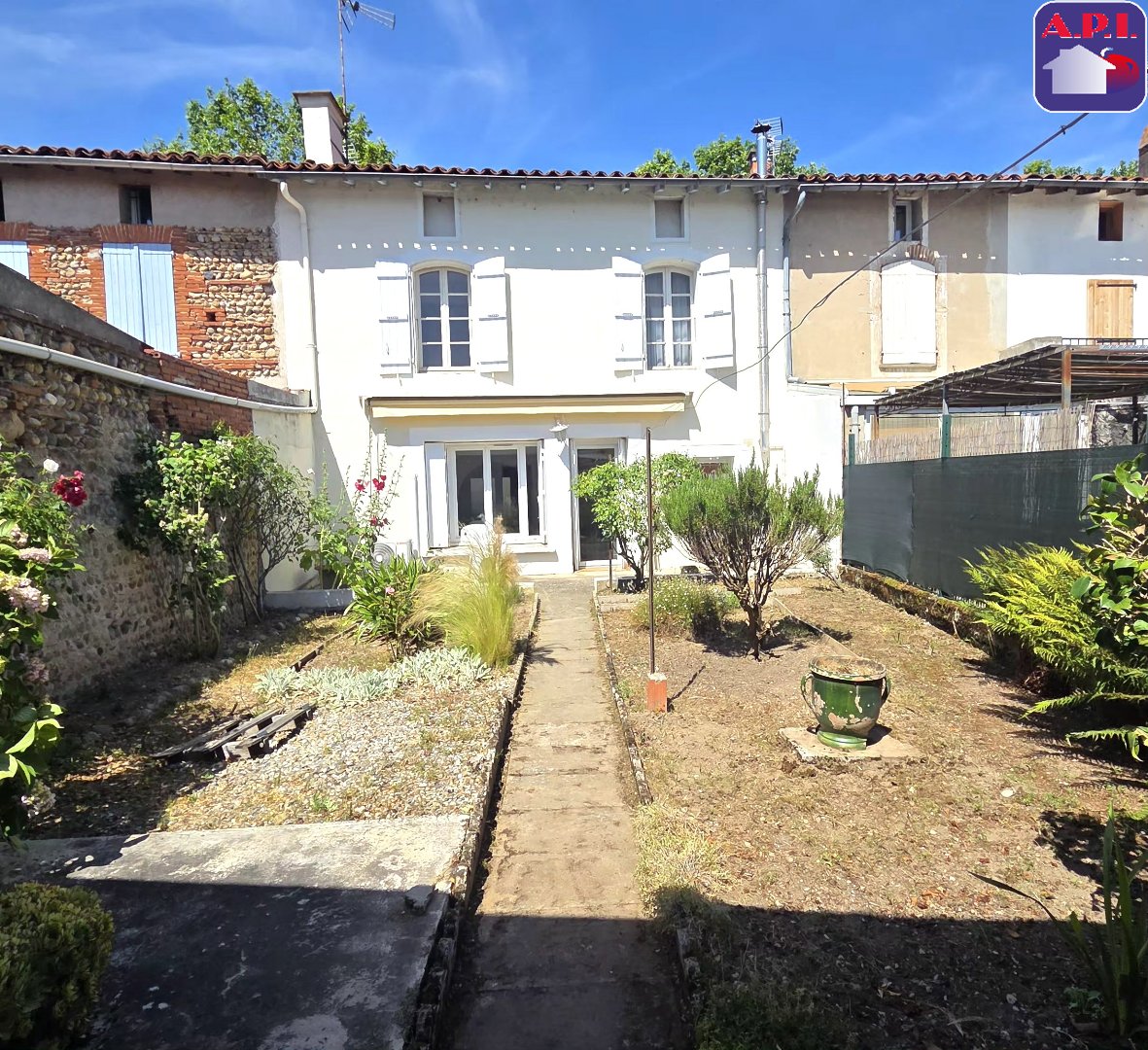 Agence immobilière de ARIEGE PYRENEES IMMOBILIER (API)