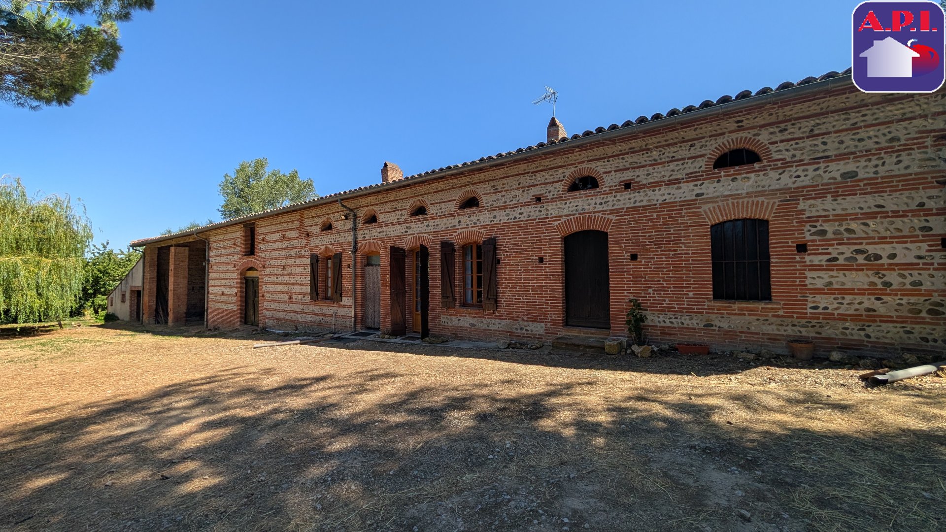 Agence immobilière de ARIEGE PYRENEES IMMOBILIER (API)