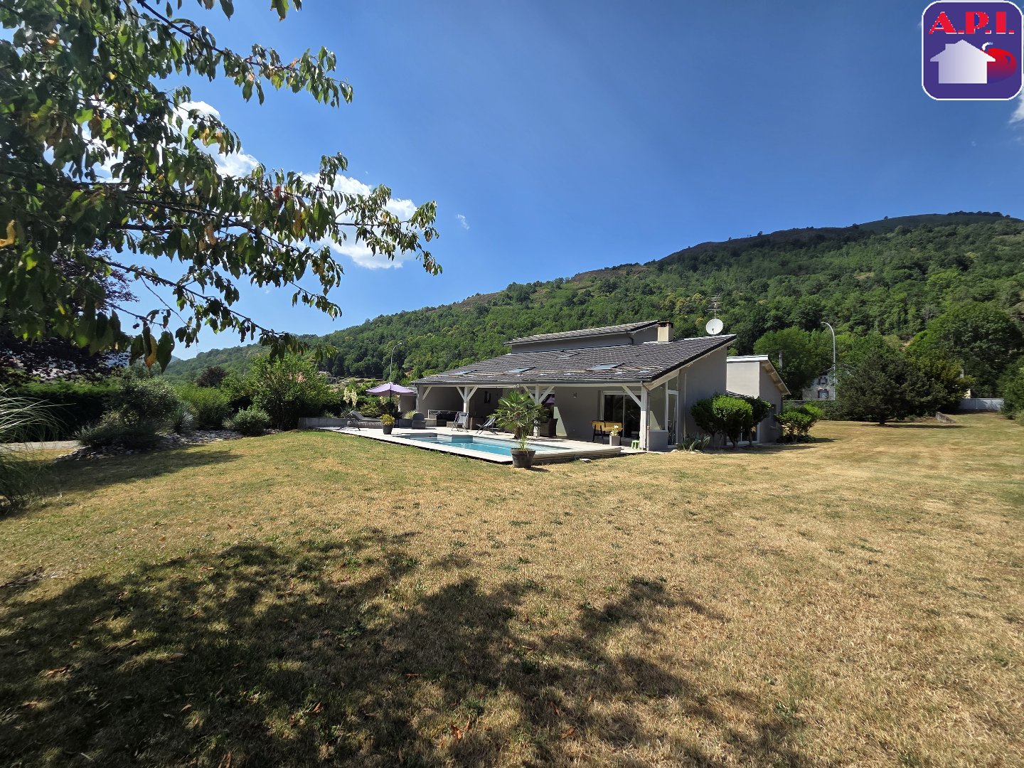 Agence immobilière de ARIEGE PYRENEES IMMOBILIER (API)