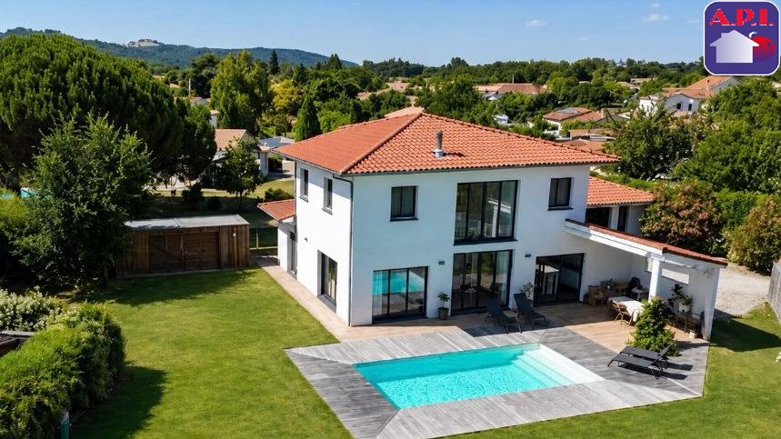 Agence immobilière de ARIEGE PYRENEES IMMOBILIER (API)