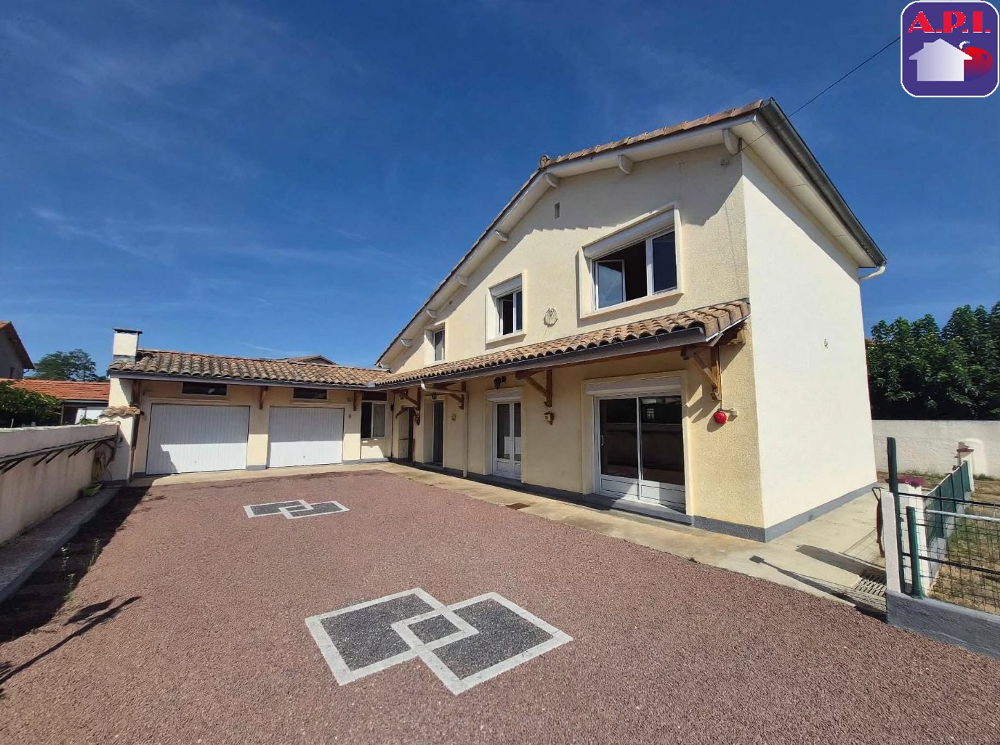 Agence immobilière de ARIEGE PYRENEES IMMOBILIER (API)