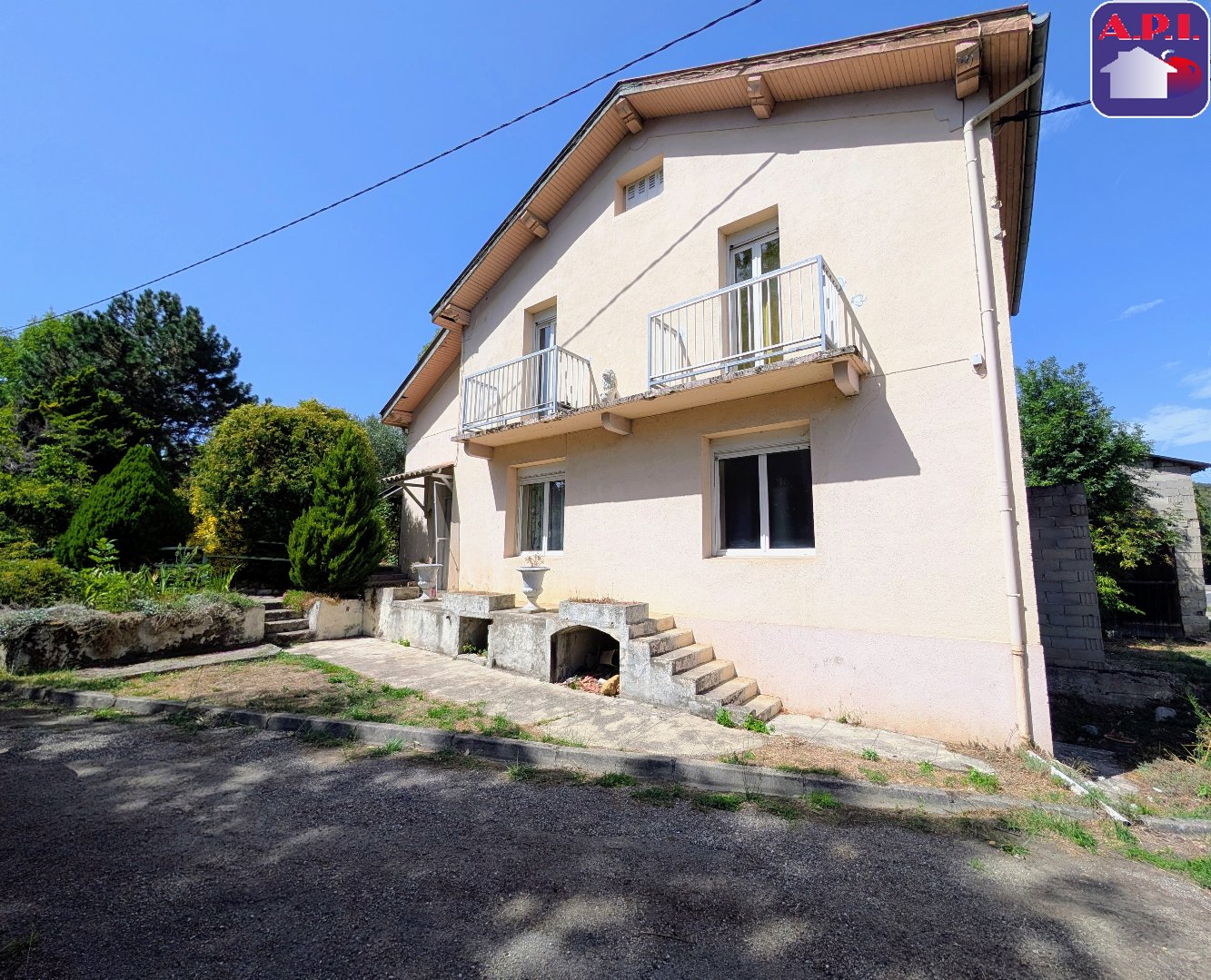 Agence immobilière de ARIEGE PYRENEES IMMOBILIER (API)