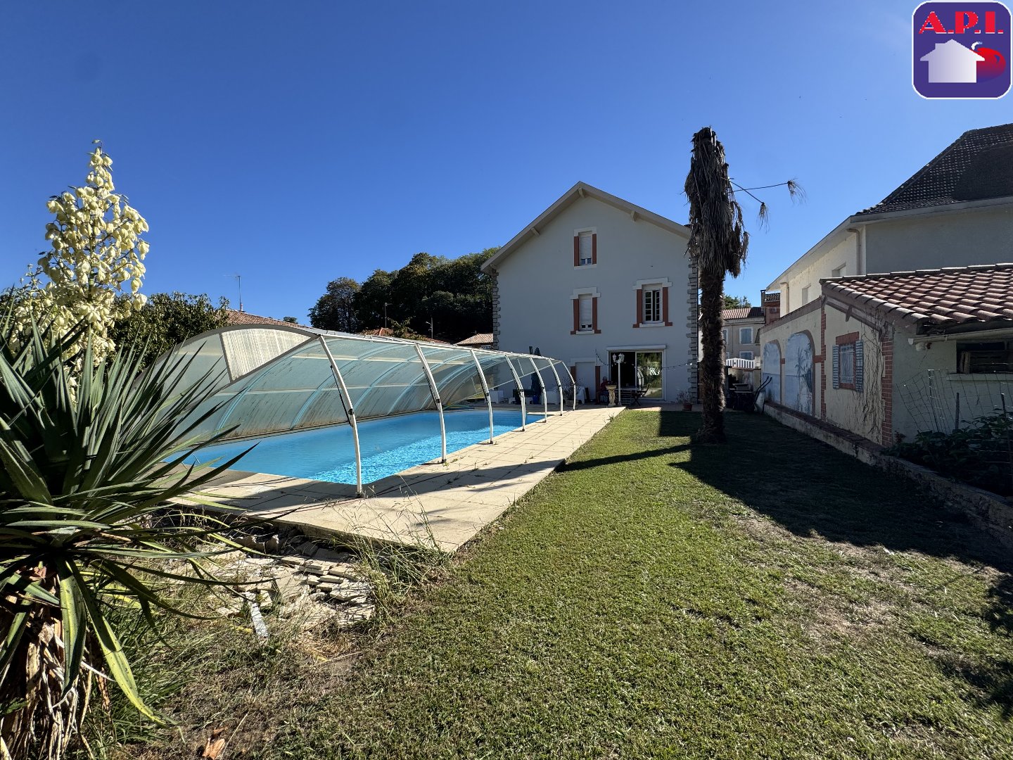 Agence immobilière de ARIEGE PYRENEES IMMOBILIER (API)