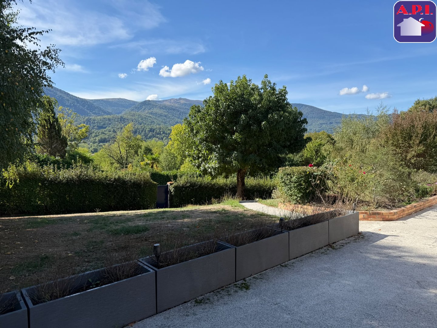 Agence immobilière de ARIEGE PYRENEES IMMOBILIER (API)