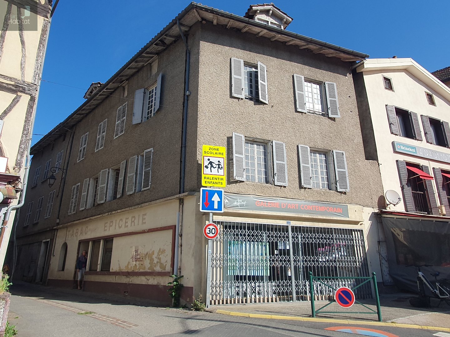 Immeuble 300m² — Maurs