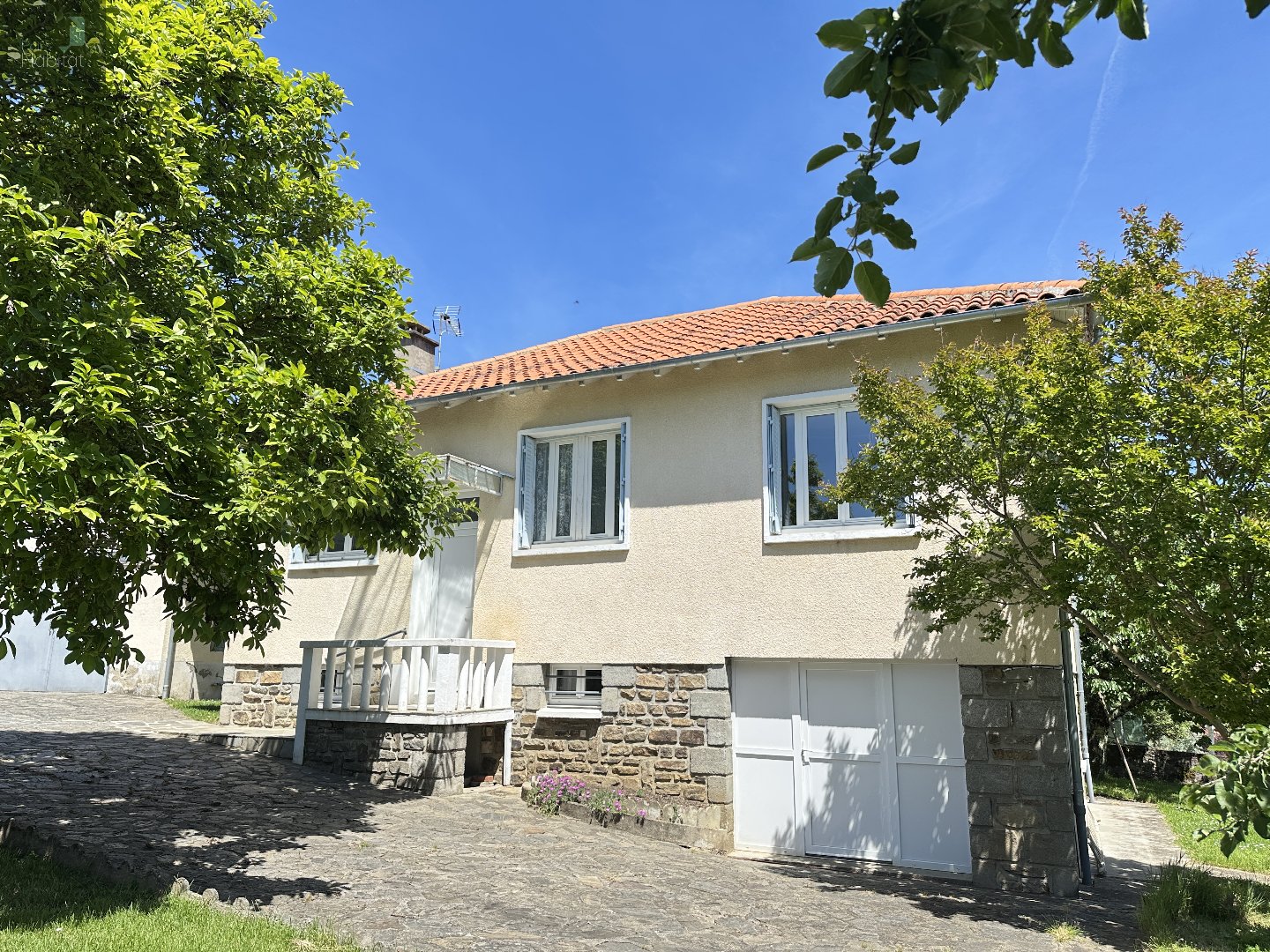 Maison — Maurs