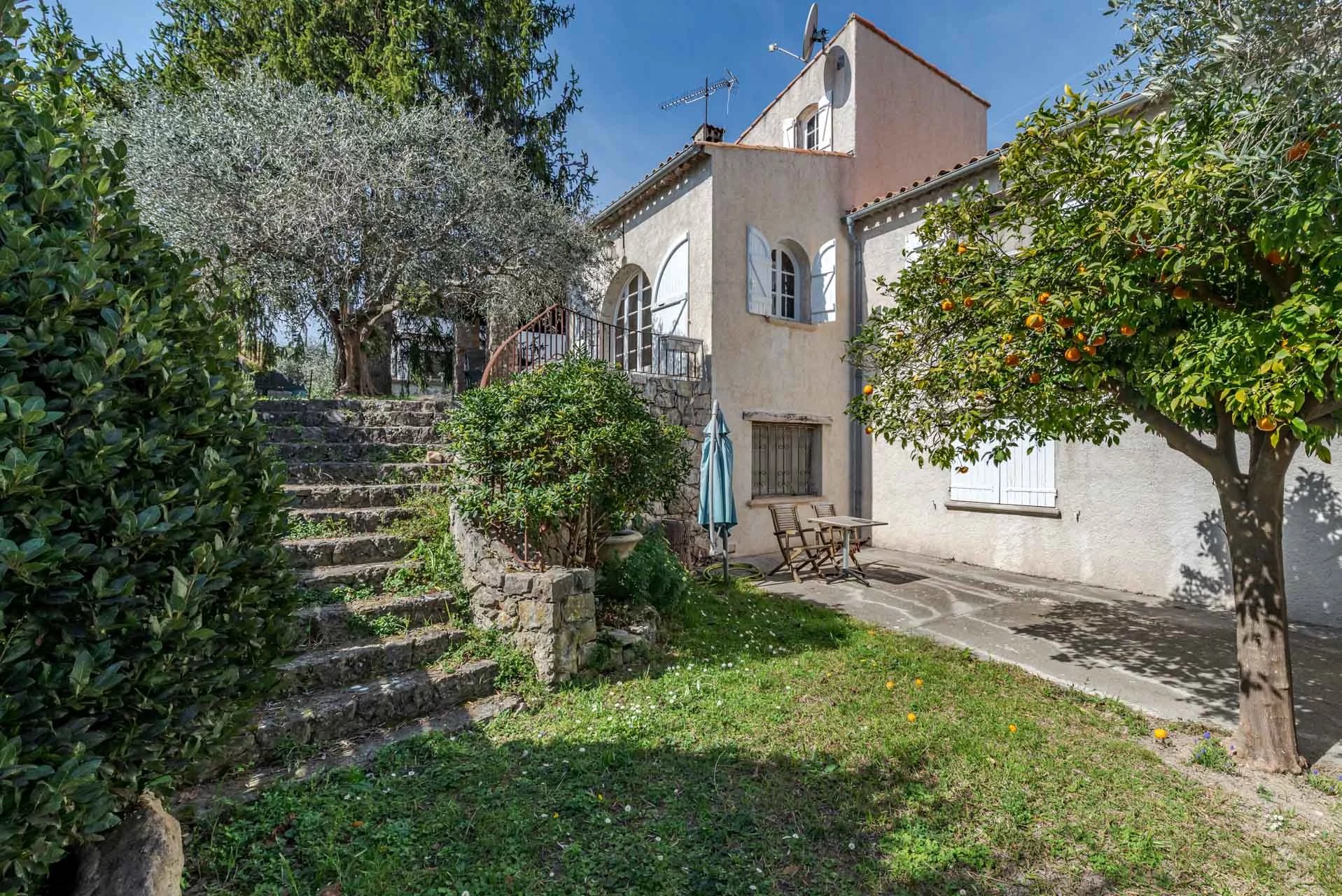 Woonhuis te koop in Frankrijk - Provence-Alpes-Cte d'Azur - Alpes-Maritimes - Biot -  1.170.000