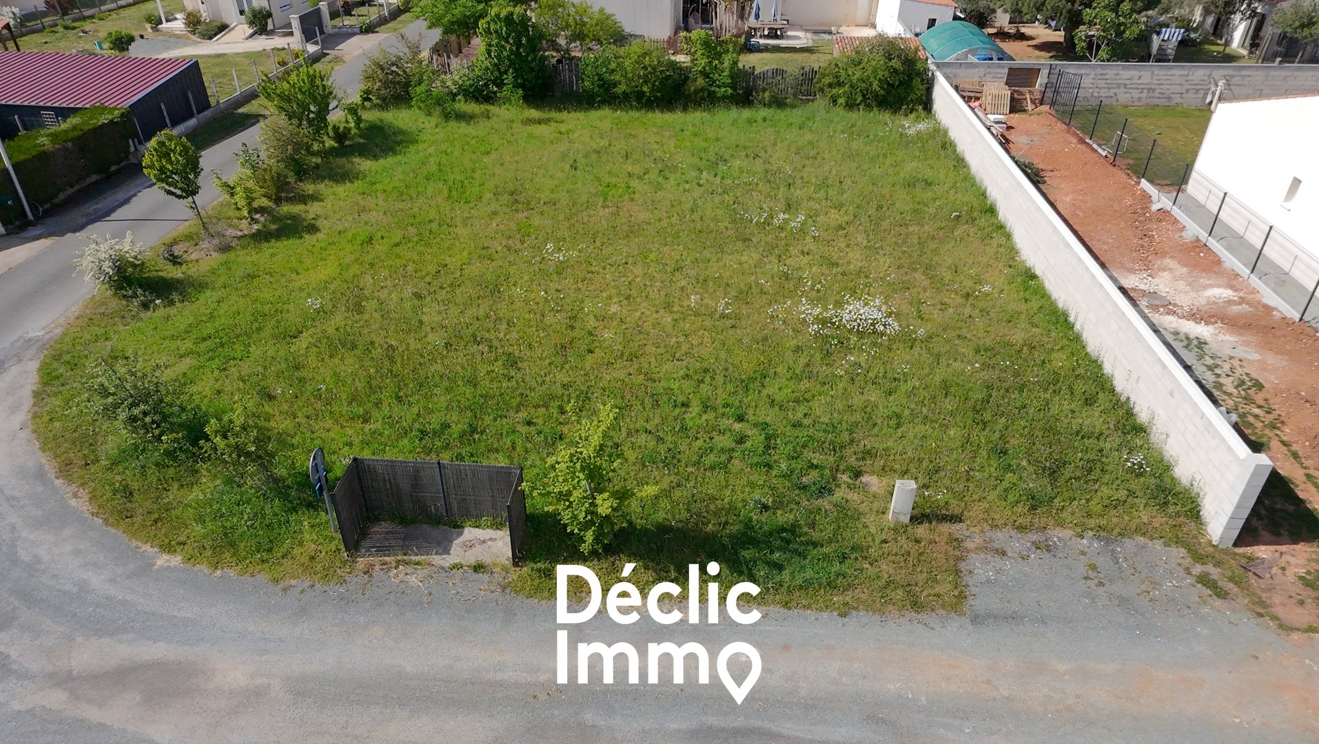 Terrain — Juicq