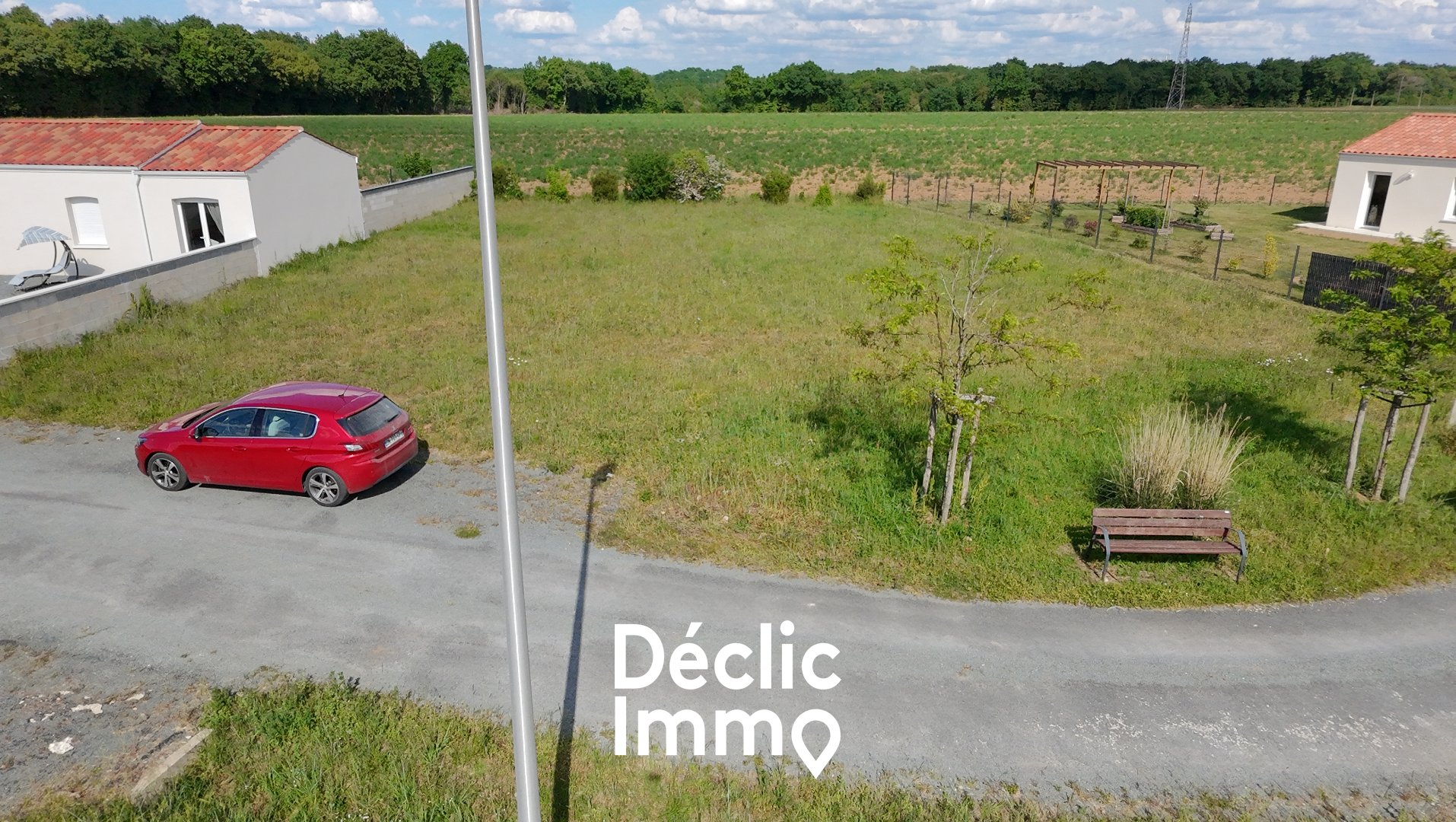 Terrain — Juicq