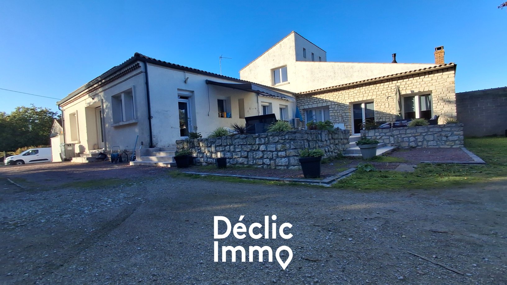 Maison 240m² — Pont-l'Abbé-d'Arnoult