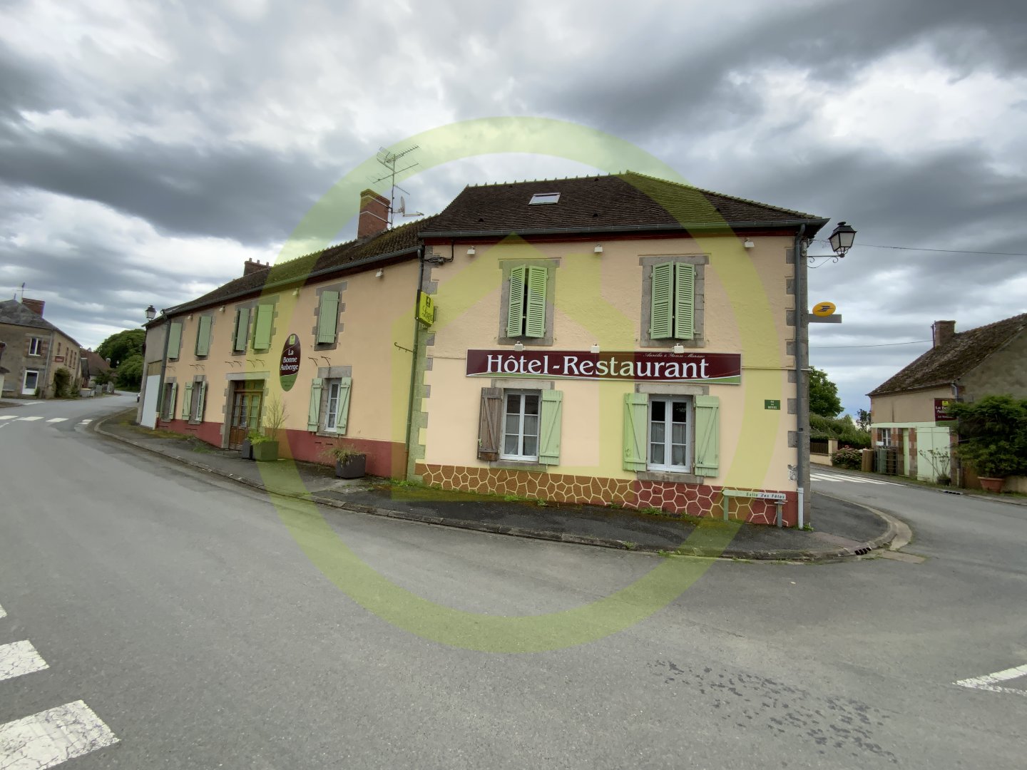 Maison 540m² — Nouzerines