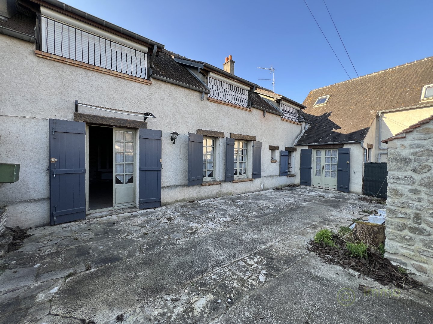 Maison 270m² — Thiers-sur-Thève