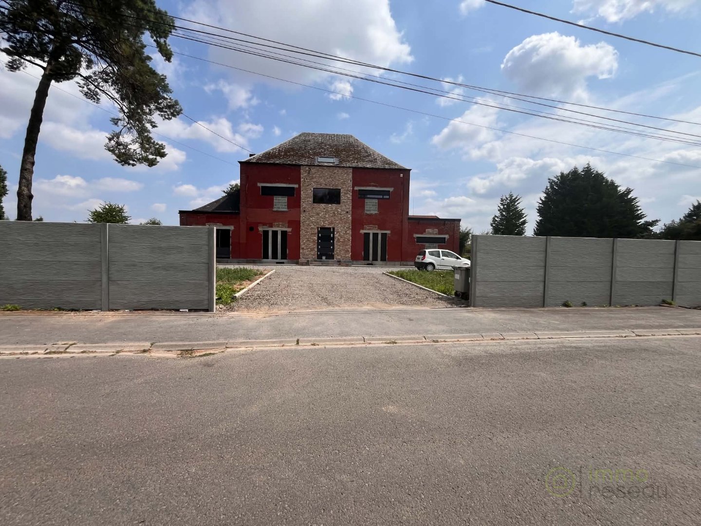 Maison 244m² — Feignies