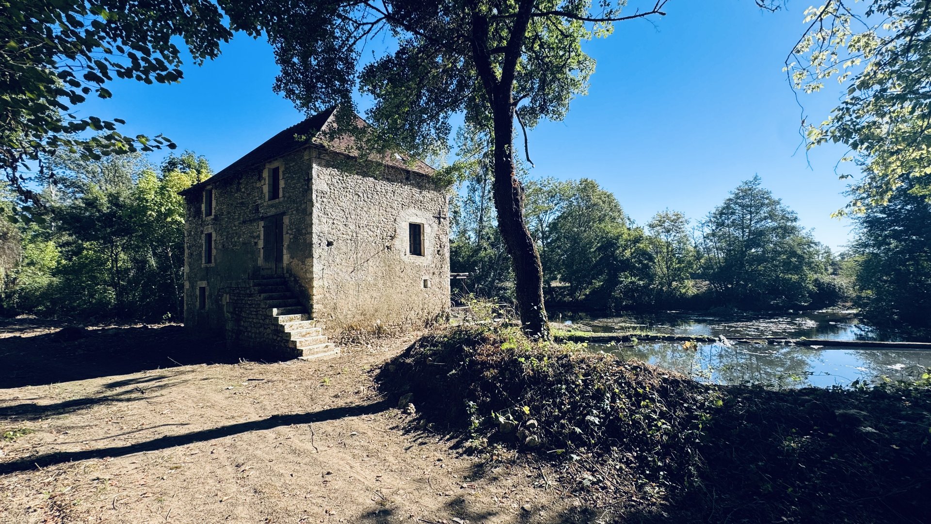 Propriété pieds dans l'eau