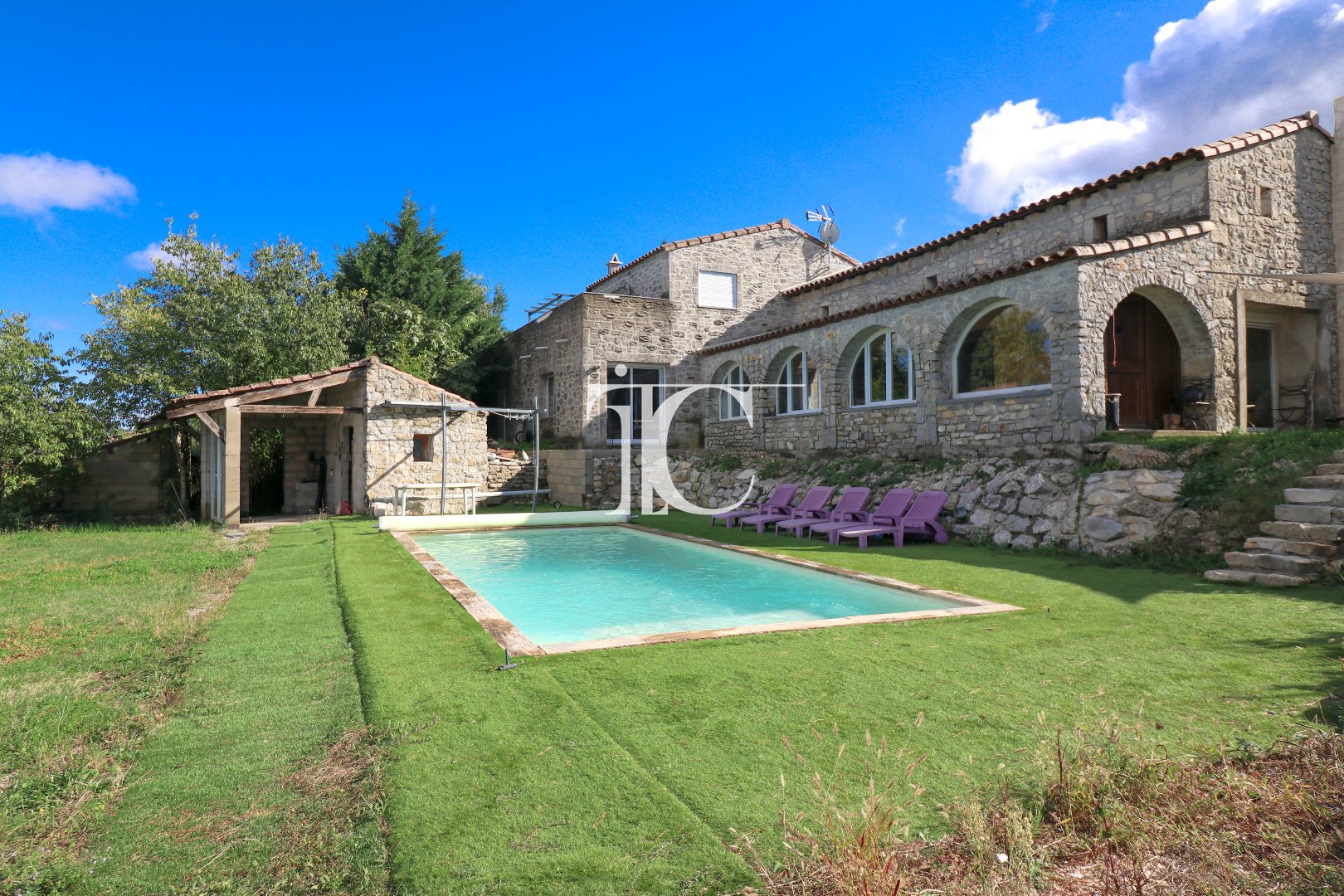 Maison 195m² — Saint-André-de-Cruzières