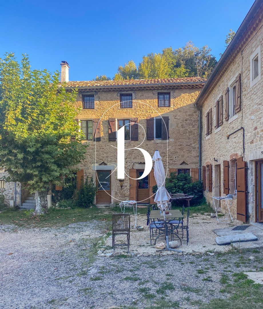 Maison 270m² — Salavas