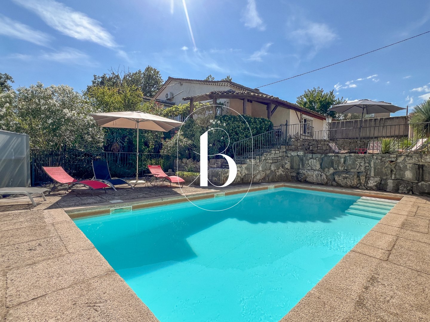 Maison 210m² — Labeaume