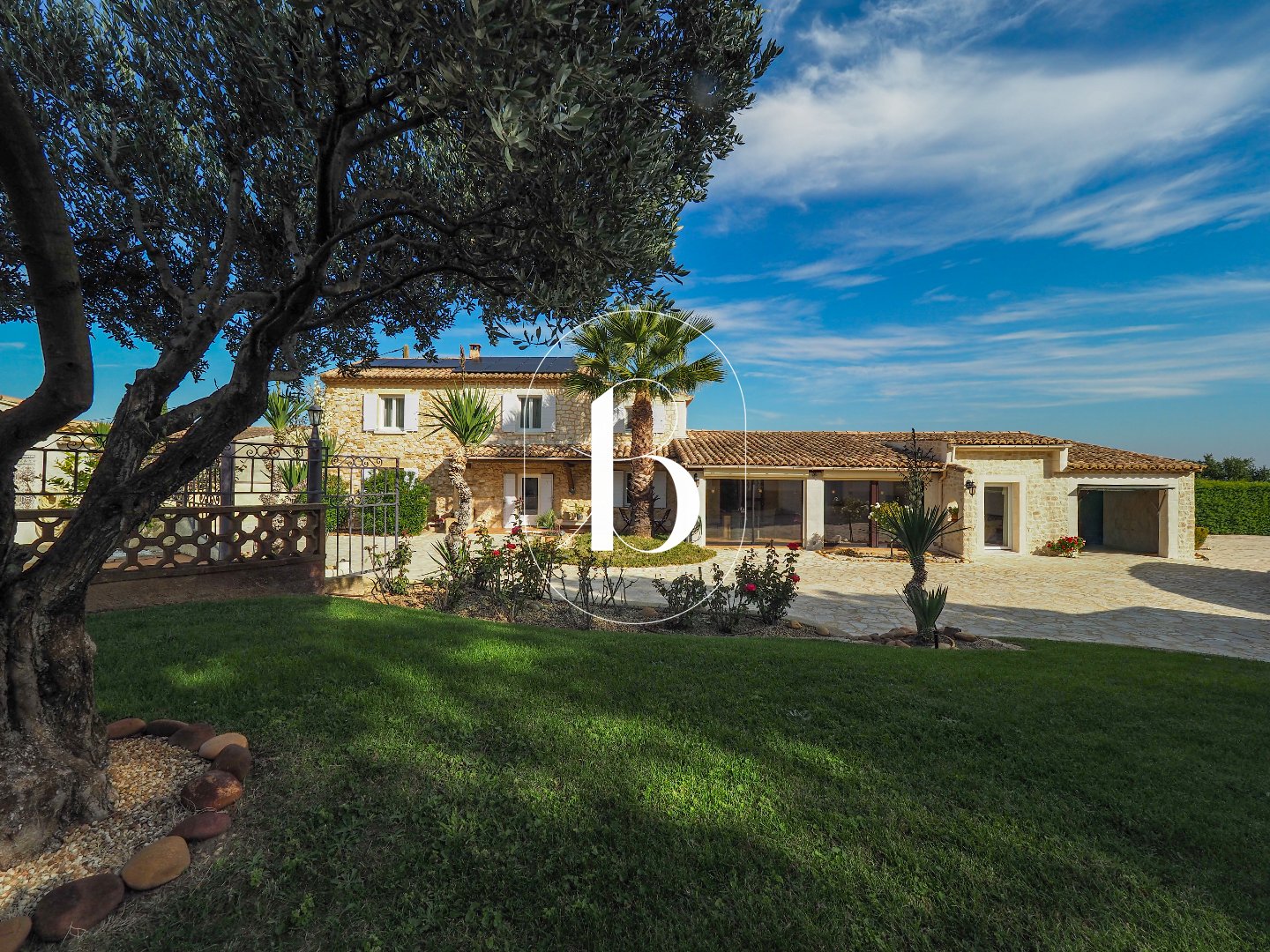 Maison 170m² — Saint-Victor-la-Coste